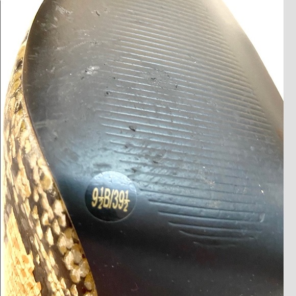 3 FOR $25 BUNDLE BCBG snake print heels size 9 1/2 - Picture 6 of 7